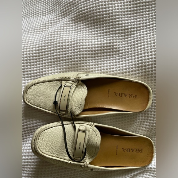 Vintage Prada cream White Leather Loafers size 6.5 - Picture 2 of 4